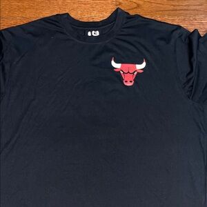 Chicago Bulls  Black T-Shirt Logo NWOT!!!